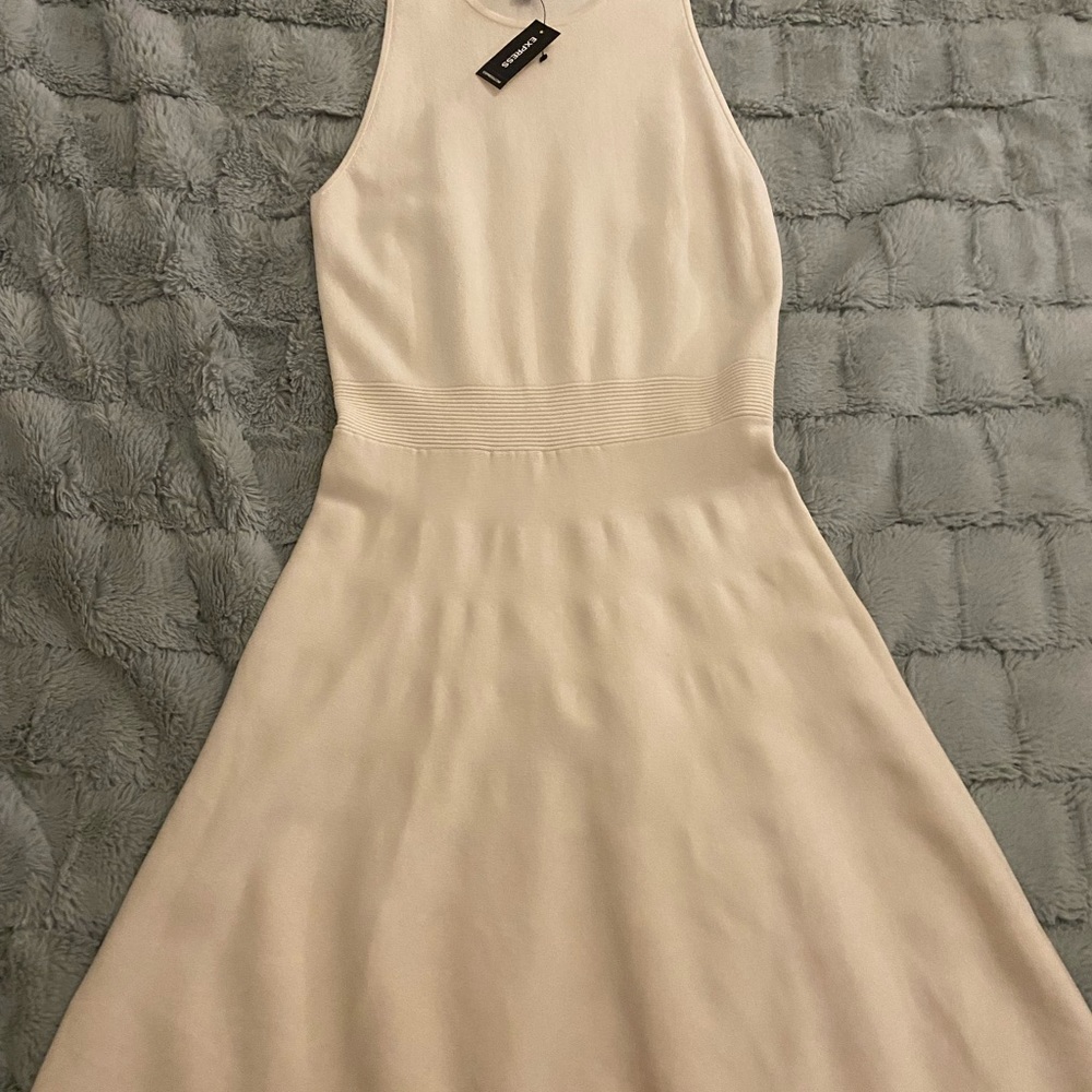 NEW DRESS: EXPRESS, SIZE M PEARL COLOR